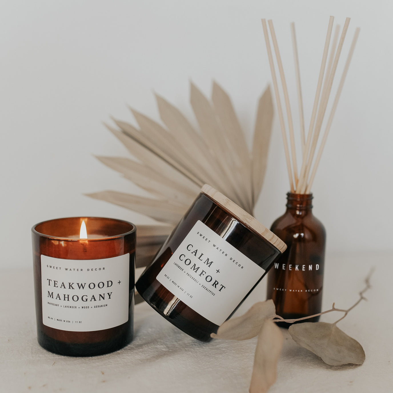 Teakwood and Mahogany Soy Candle - Amber Jar - 11 oz