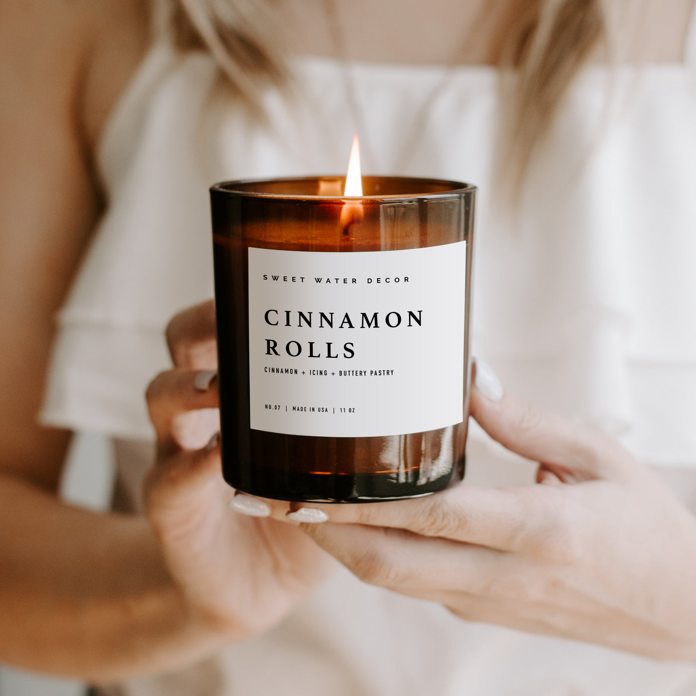 Cinnamon Rolls Soy Candle- Amber Jar - 11 oz